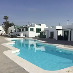  Apartment Relax & Pool Next To The