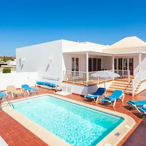  Villa Tania
